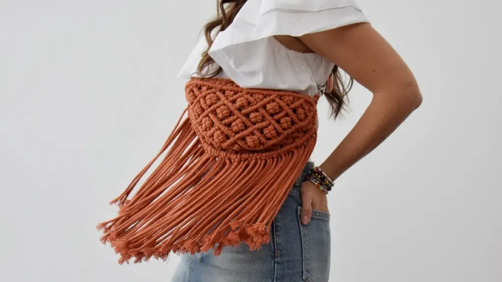 Riñonera Olivia hecha a mano con macramé moderno – Proyecto del curso paso a paso