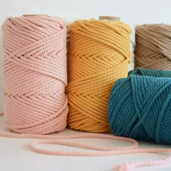 Bobinas diferentes colores de Cuerda Macramé 3mm