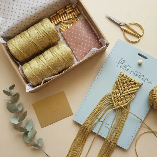 Pack de Reposición Hombreras Glam. " ovillos de cordón Glam 1mm y abalorios tubulares dorados