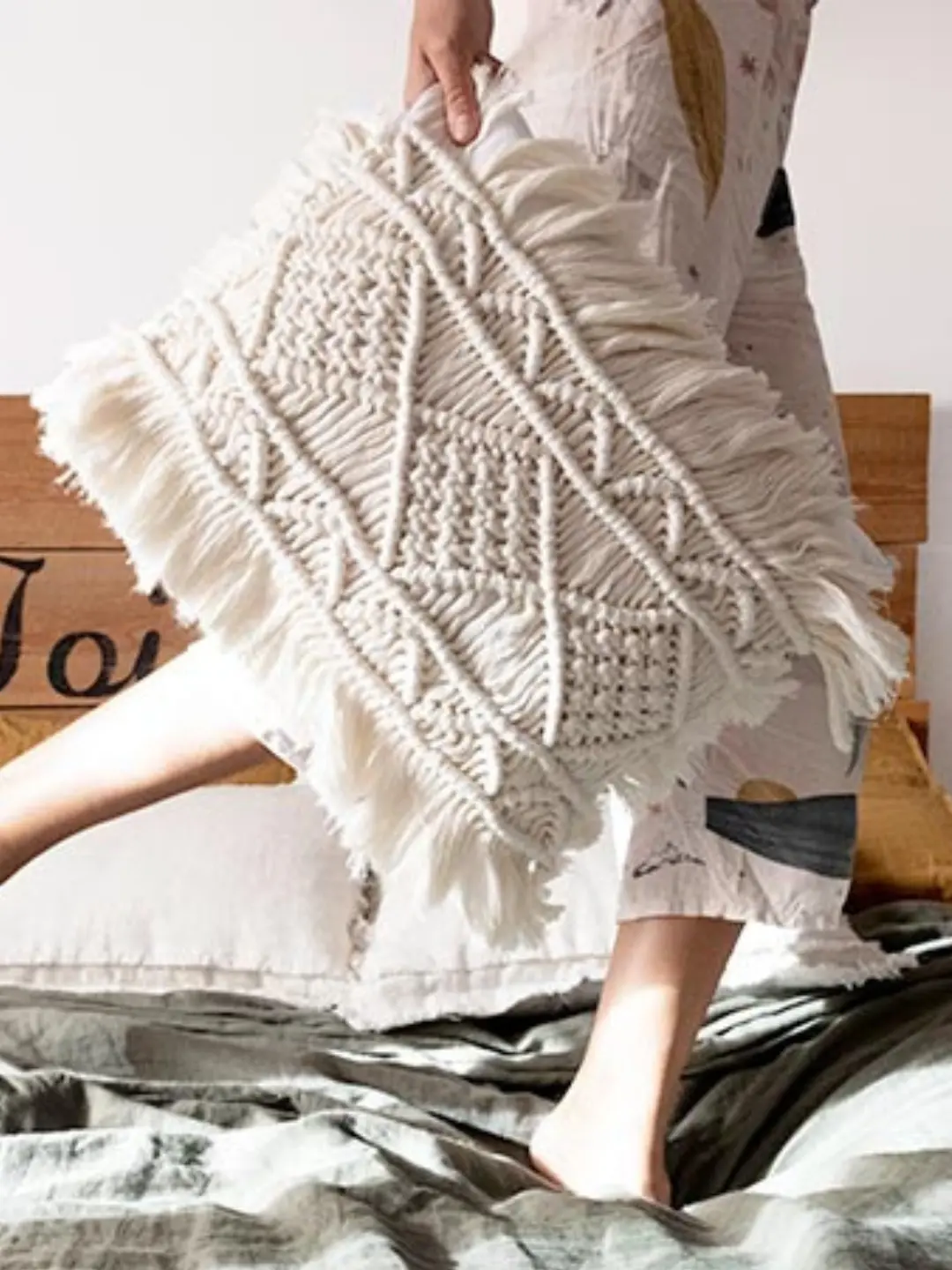 Cojín boho de macramé hecho a mano · Proyecto incluido en mi primer kit de macramé